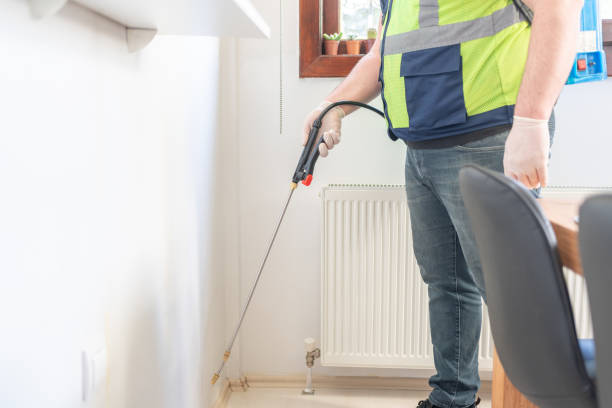 Best Best Pest Control Companies  in Spring Green, WI
